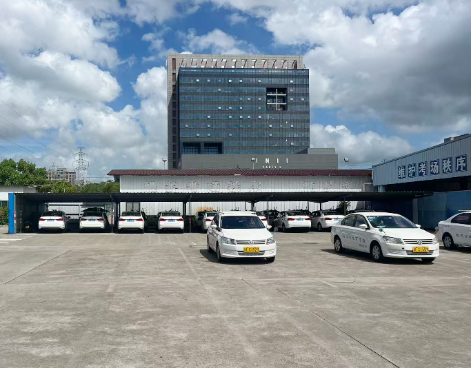 海宁附近驾校电话-倒车入库实用技巧，3 步轻松搞定